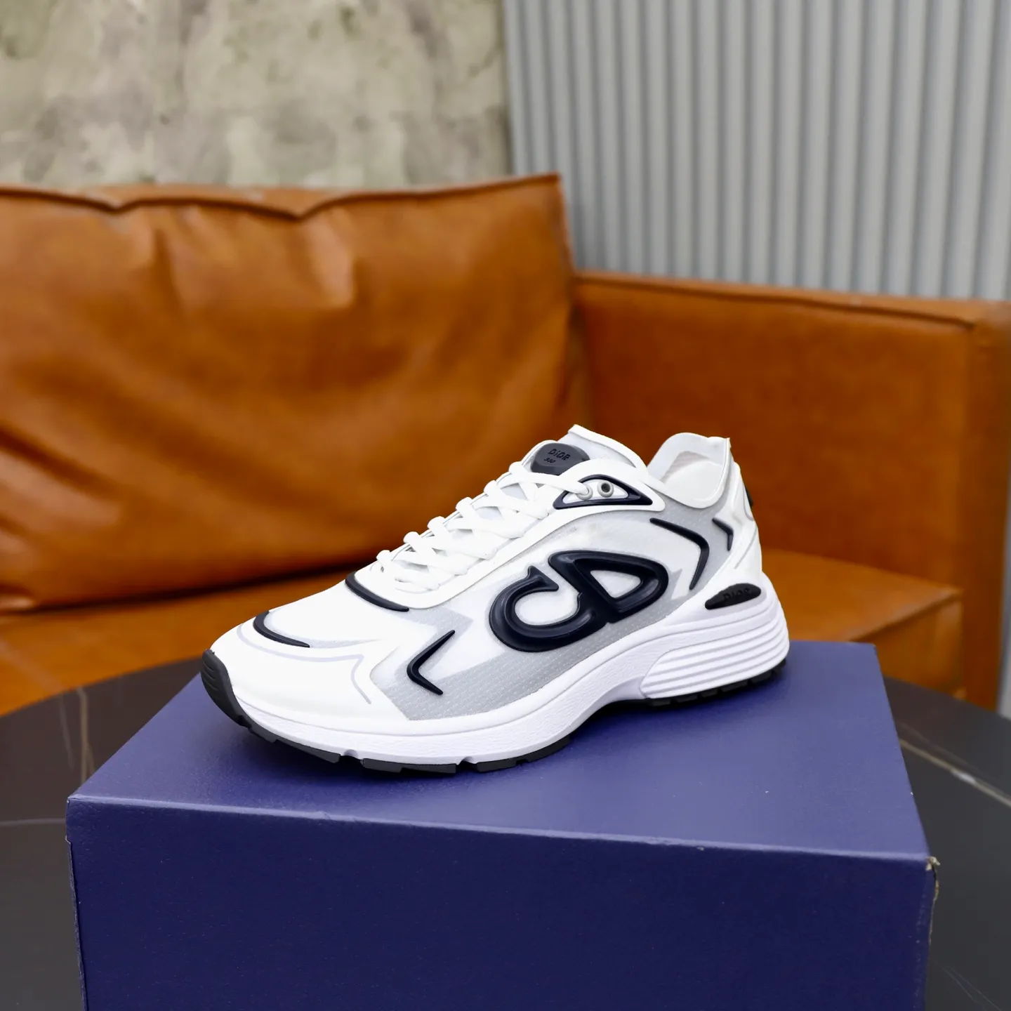 Ex-factory price: 560💰DIOR#B30 COUNTDOWN TECH shoes 1. Inspired by lighter running shoes this season 2. Made of multi-layer transparent nylon upper, futuristic 3. CD30 rubber logo on the tongue/heel to highlight the brand style 4. Equipped with ultra-light foam midsole for the ultimate comfortable wearing experience 5. The entire series uses WELDED (seamless bonding) technology to ensure durability and lightness 6. Full size dopamine color matching, 39-45 (38, 46 customized)